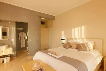 Hotel Pictures Suites