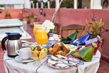 酒店 Riad Marjana Suites & Spa