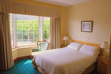 Killarney House Bed & Breakfast