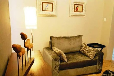 هتل Waterside Cottages