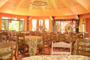 هتل Casa La Granja