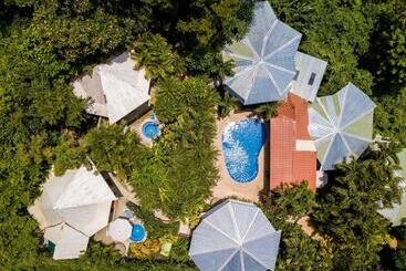 ホテル Tamarindo Village