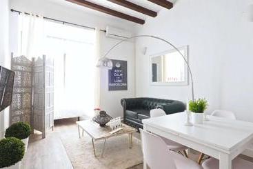 Жильё для туристов The White Flats Sant Antoni