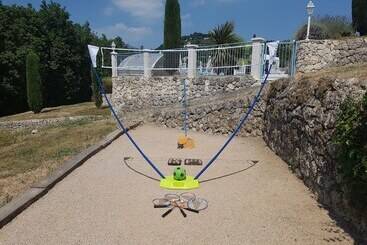 Отель B&b With Charm Quiet With Kitchen & Sw Pool