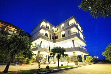 בית מלון כפרי Nipah Island Resort