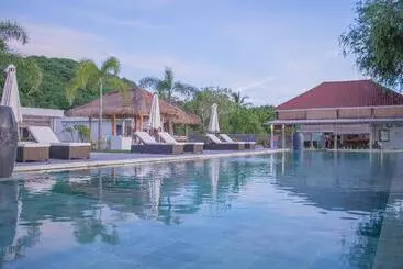 ホテル The Suites Lombok