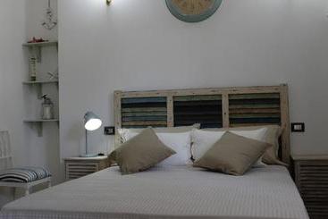 Hotell Leo 62 Affittacamere