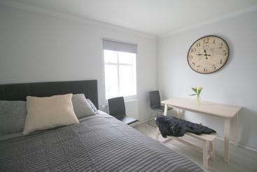 هتل Steinaskjol Apartments