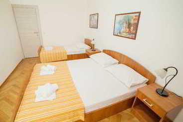 هتل Apartments Ivan