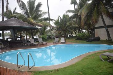 هتل Avana Waterfront Apartments