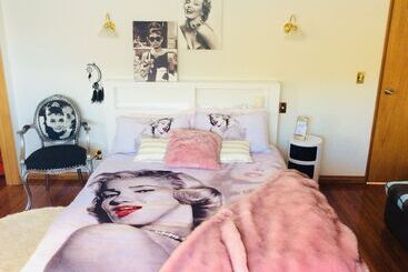 Hotelli Breakfast At Tiffanys