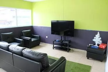 Hotel Mahana Lodge Hostel & Backpacker