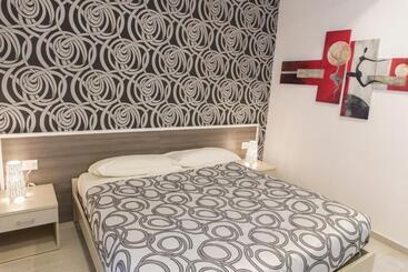 هتل Metronia Guest House