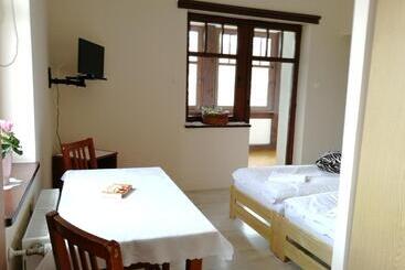 فندق Rezydencja Na Skrócie