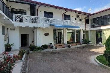 酒店 The Empyrean Airport Transit