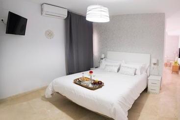 آپارتمان Cartuja Suite