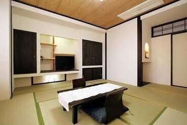 Hotelli Ryokan Tsurusou