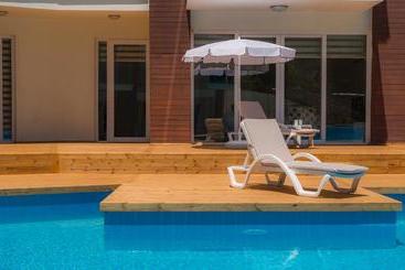 Aparthotel Orka Residence Villa