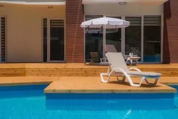 هتل آپارتمان Orka Residence Villa