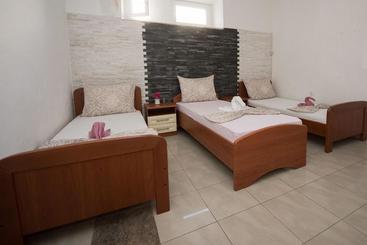 酒店 Apartments Smoky