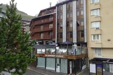 酒店 De Les Pistes