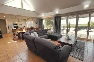 Hotel Grapevines Boutique Accommodation