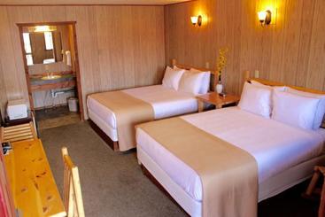 בית מלון כפרי Rustic Inn