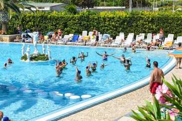 Hotell Villaggio Pineta Al Mare   Campground