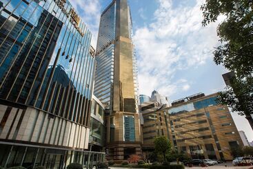 هتل Golden Eagle Crown Executive Apartment