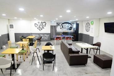 هتل Kimchee Busan Station Guesthouse  Hostel