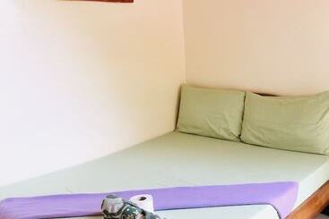 酒店 Lolo Bob's Bed And Breakfast