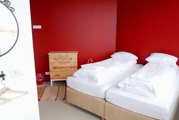 هتل Snotra Hostel