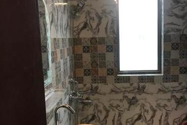 Hotel Collection O 1088 Kamesh Hut