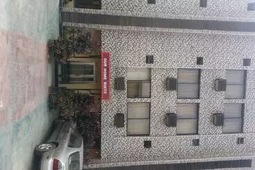 ホテル Our Home Suite