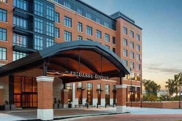 هتل Embassy Suites By Hilton South Bend At Notre Dame