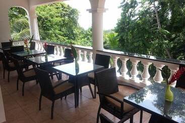 Pension (Hôtel basse catégorie) Lime Hill Lodge