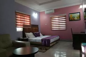 Hotel Jesuit Continental Suites