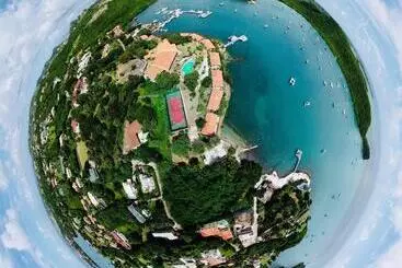 Secret Harbour Boutique Hotel And Marina
