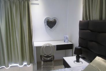 King Base Guesthouse B & B