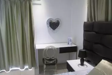 King Base Guesthouse B & B