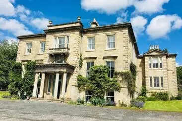 Bed and Breakfast Netherdale House And Coach House