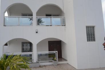 דירות לתיירים Drammeh's Villa