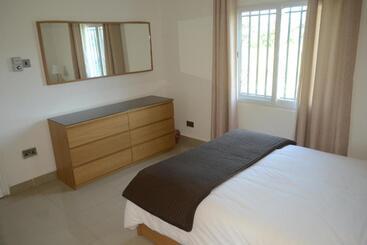 ツーリストアパートメント Drammeh's Villa