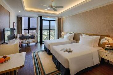 هتل Melia Vinpearl Danang Riverfront