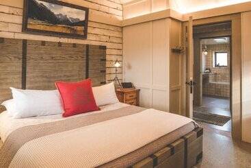 בית פרטי The Headwaters Eco Lodge