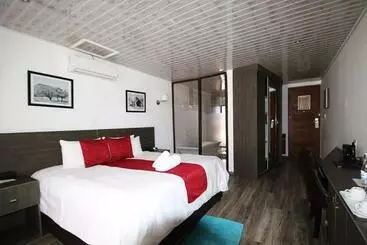 Hotel Mahlakapese Guest Lodge