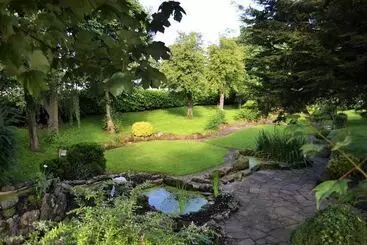 Hotel Royal Umpire Caravan Park