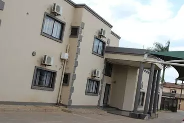 پانسیون Four Pillars Lodge
