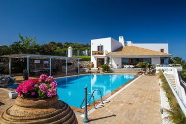 Жильё для туристов Villa Artisti Marathon