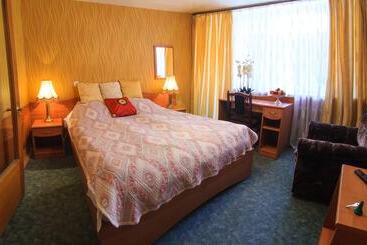 호텔 Pansionat Zvenigorodskiy